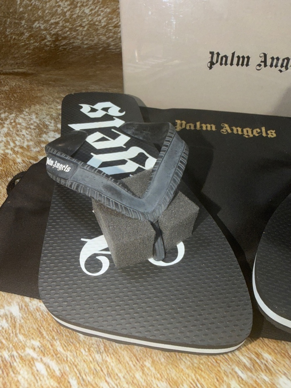 NIB Authentic Men’s Palm Angels Black Logo Flip Flops Sz 40 / US Men’s sz 8 - Picture 3 of 10